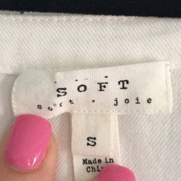 Soft Joie Ivory V Neck Top - Picture 3 of 3